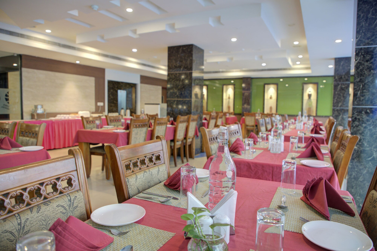 Food & Drinks 5, The Dunes Continental, Ernakulam