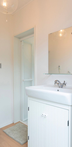 Bathroom 4, Wave House 99, Kujūkuri