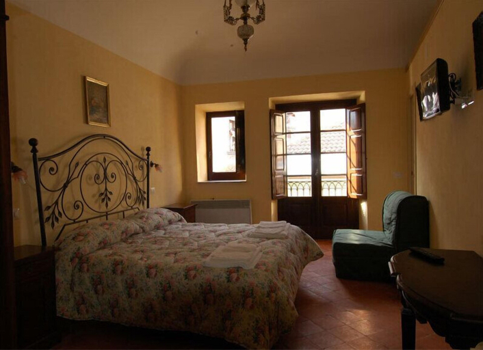 Bedroom 3, Via Della Piazza Bed & Breakfast, L'Aquila