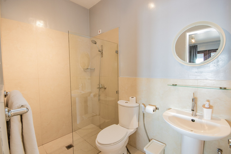 Bathroom 5, Reef Beach Resort, General Luna
