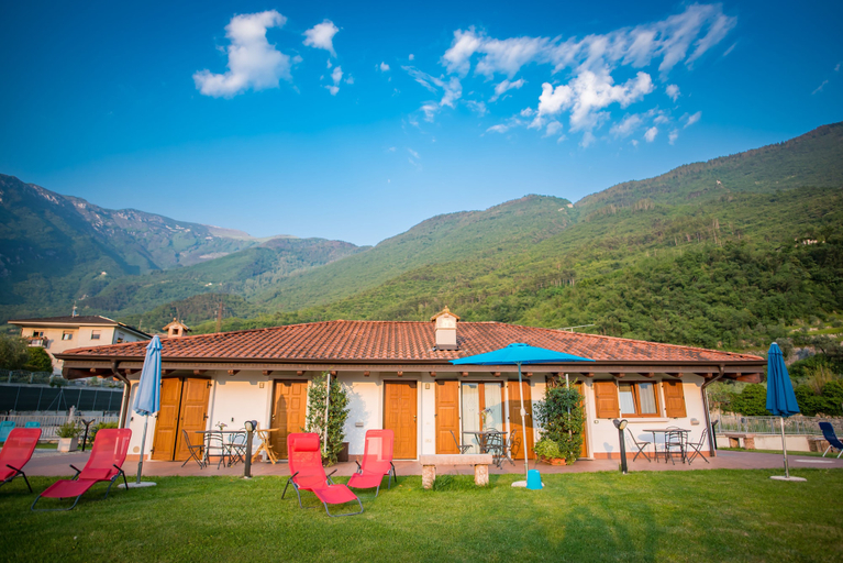 Exterior & Views 2, Agriturismo Trefrutti, Trento
