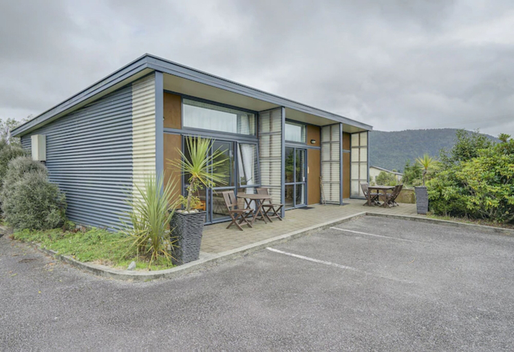 Exterior & Views 2, Sunset Motel, Westland
