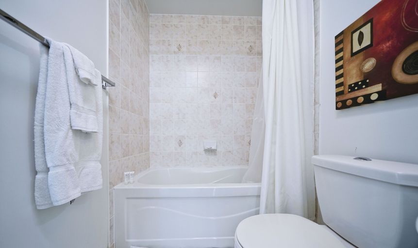 Bathroom 3, The Maple Boutique Suites, Toronto