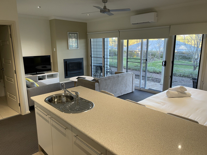 Others 5, H Boutique Hotel, Cessnock