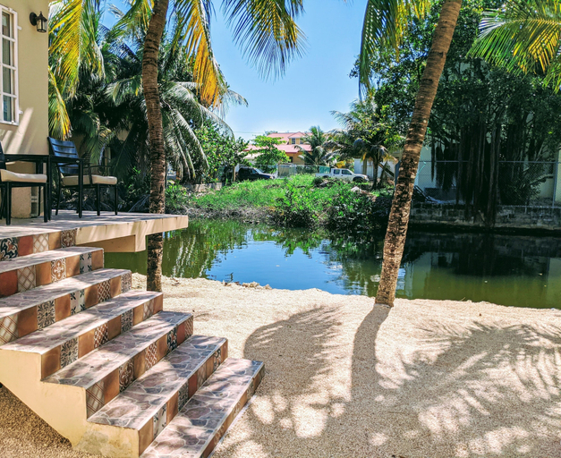 Others 5, Casa Belize