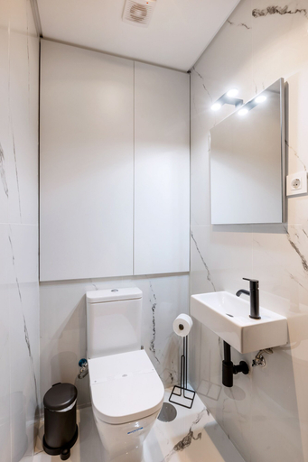 Bathroom 4, Camões Downtown with Parking, Porto