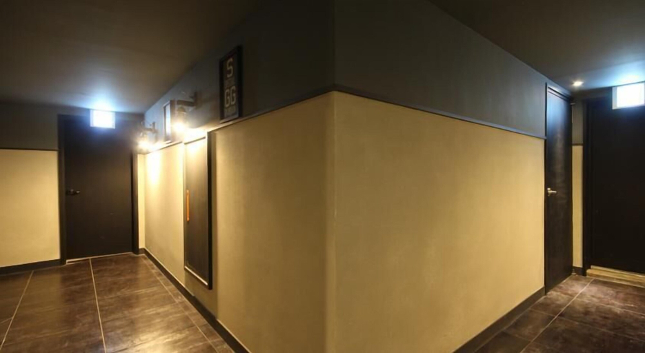 Others 5, Muri Hotel, Nam