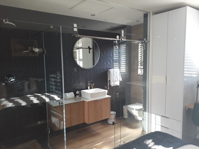 Bathroom 5, 107 Dorpstraat Boutique Hotel, Cape Winelands