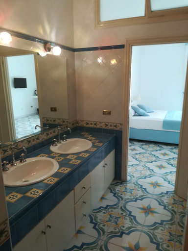 Bathroom 4, SuiteNapoliSantaLucia, Napoli