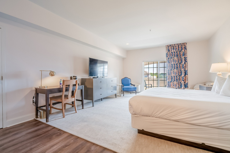 Bedroom 4, Chateau Renault, Atlantic