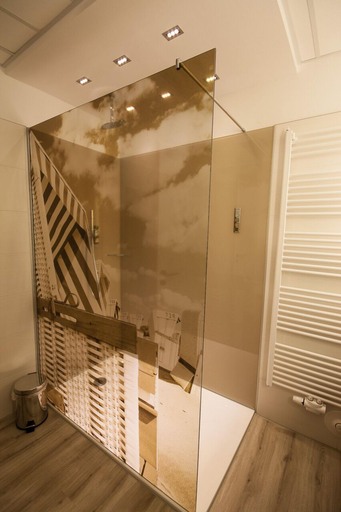 Bathroom 5, Arkadenhaus Papenburg, Emsland