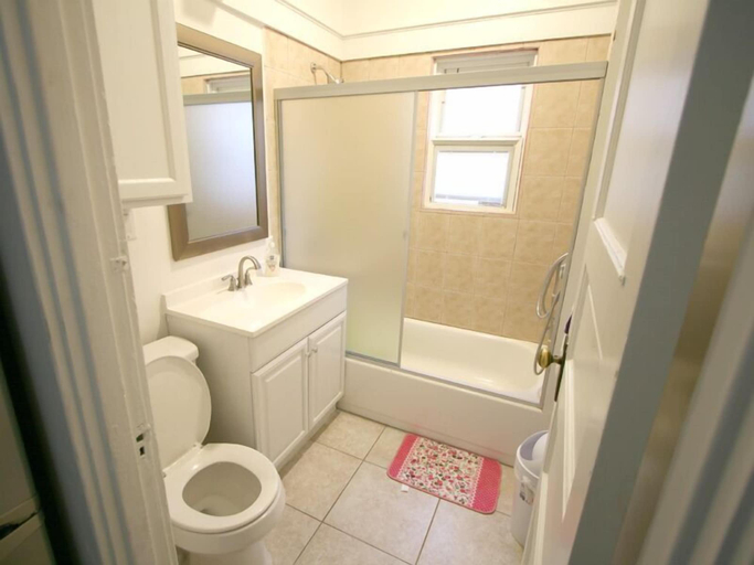 Bathroom 3, MYstayLa, Los Angeles