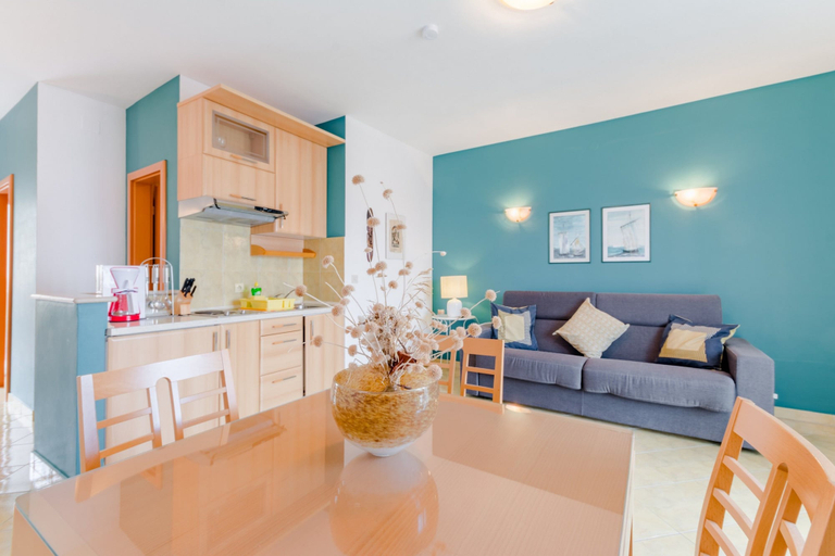 Others 5, Apartments Iggy, Postira