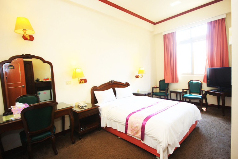 Bedroom 3, East Commercial Affairs Hotel, Yilan