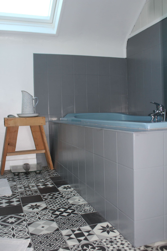 Bathroom 3, La chaumiere du Tordoir, Nord