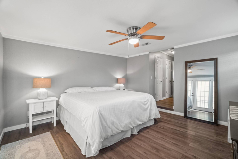 Bedroom 4, Island Time, Bay