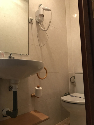Bathroom 4, Hostal Puerto, Madrid