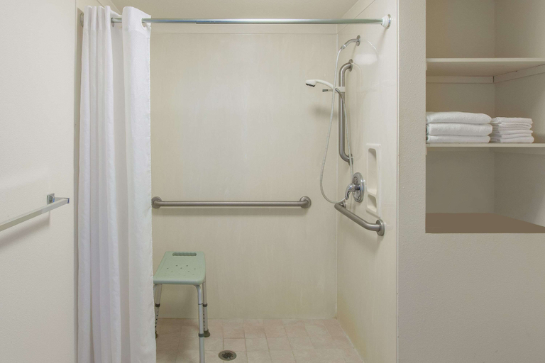 Bathroom 4, Days Inn by Wyndham Camarillo - Ventura, Ventura