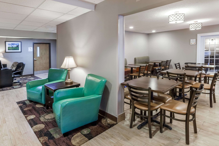 Food & Drinks 5, Baymont by Wyndham Gaylord, Otsego