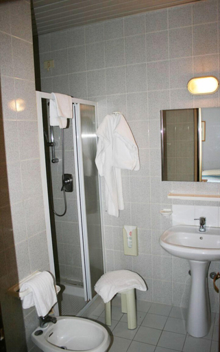 Bathroom 3, Albergo Ristorante Protti, Rimini