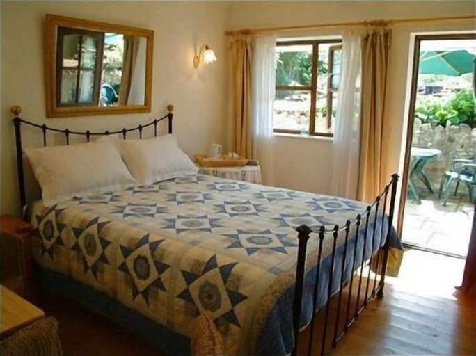 Bedroom 2, The Cottage Marsh B&B, Devon