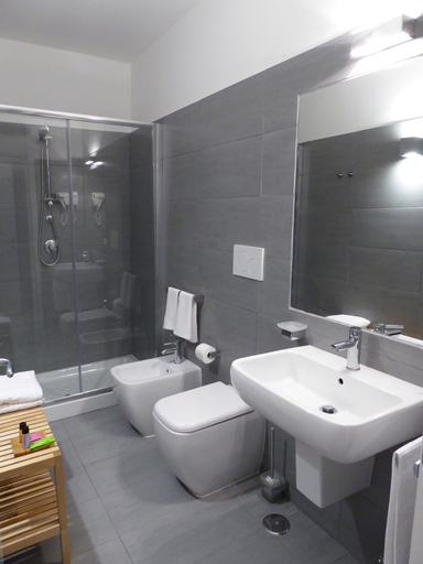 Bathroom 3, Pietre di Fiume, Benevento