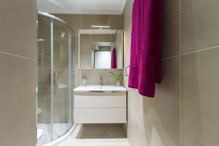 Bathroom 4, 2 Palace Gardens, London