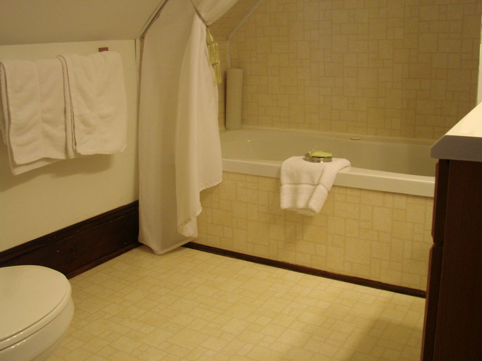 Bathroom 4, Prince County Guest House, Prince