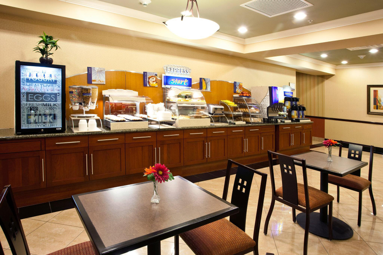 Food & Drinks 5, Holiday Inn Express STUART by IHG, Martin