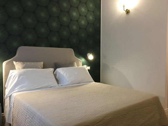 Bedroom 4, Affreschi a San Pietro, Rome