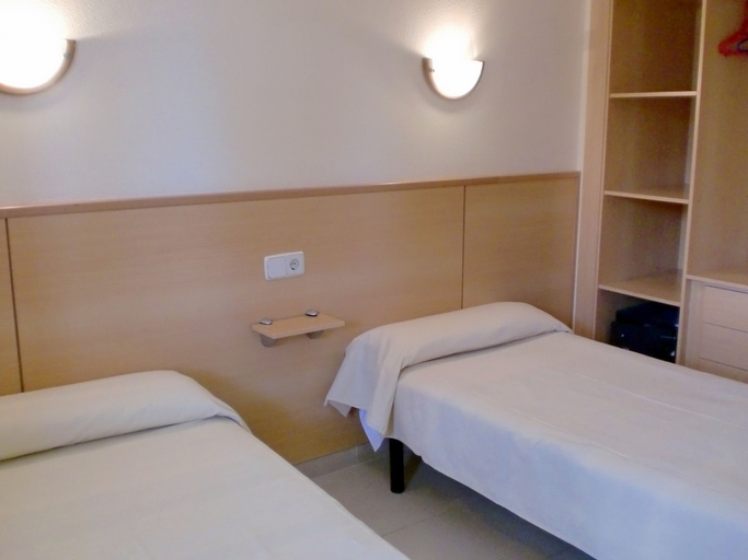 Bedroom 2, Apartamentos Arquus-46, Tarragona