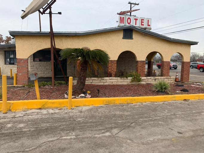 Exterior & Views 2, El Tejas Motel, Bexar