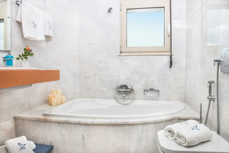 Bathroom 3, Mariposa, Crete