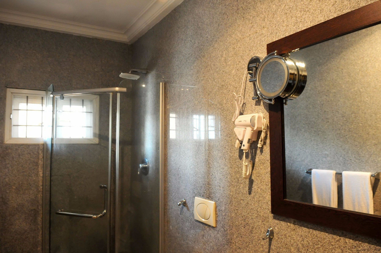 Bathroom, Apo Apartments, AbujaMun