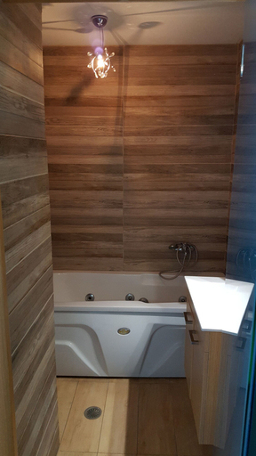 Bathroom 5, Parthenon Hotel, South Aegean