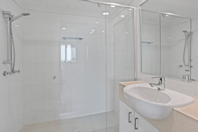 Bathroom 5, Spectrum Apartments, Gold Coast