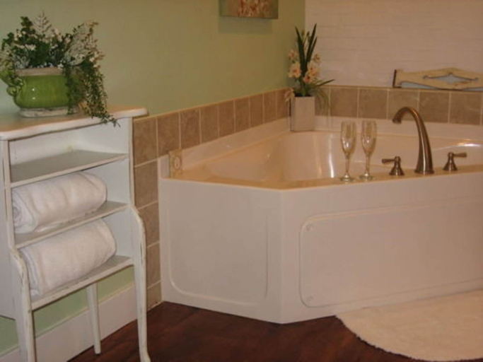 Bathroom 3, The Brafferton Inn, Adams
