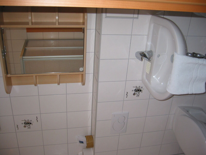 Bathroom 5, Waldpension Jägerstüberl, Passau