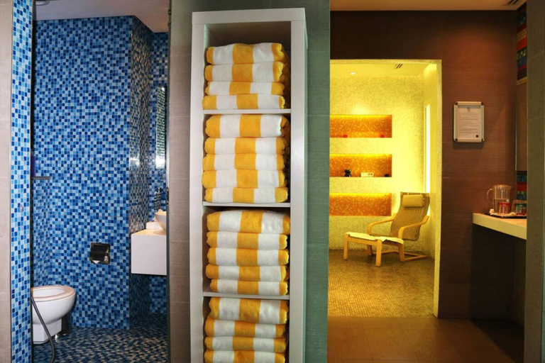 Bathroom 5, Hues Boutique Hotel, Dubai