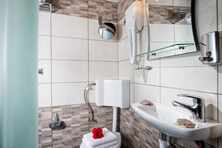 Bathroom 3, Erofili Apartments, Crete