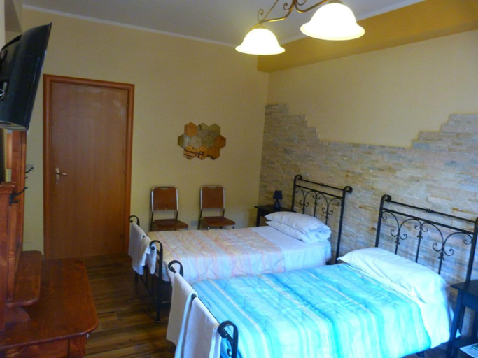 Bedroom 2, B&B Massari, L'Aquila