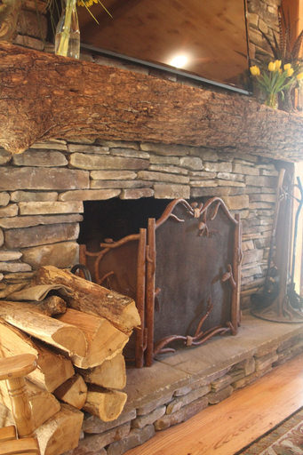 Others 5, The Village Inn, Watauga
