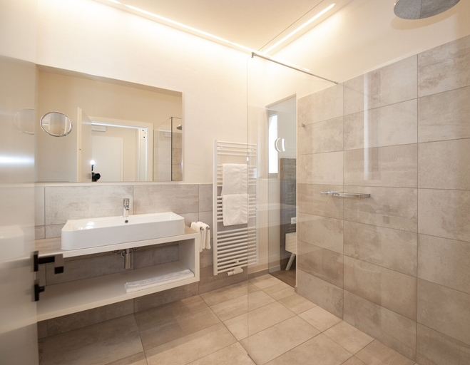 Bathroom 4, Hotel Jasmin, Bolzano