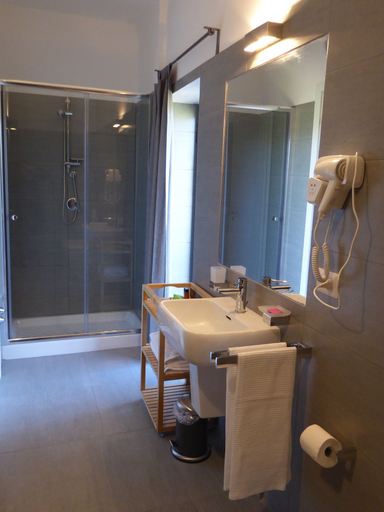 Bathroom 3, Pietre di Fiume, Benevento
