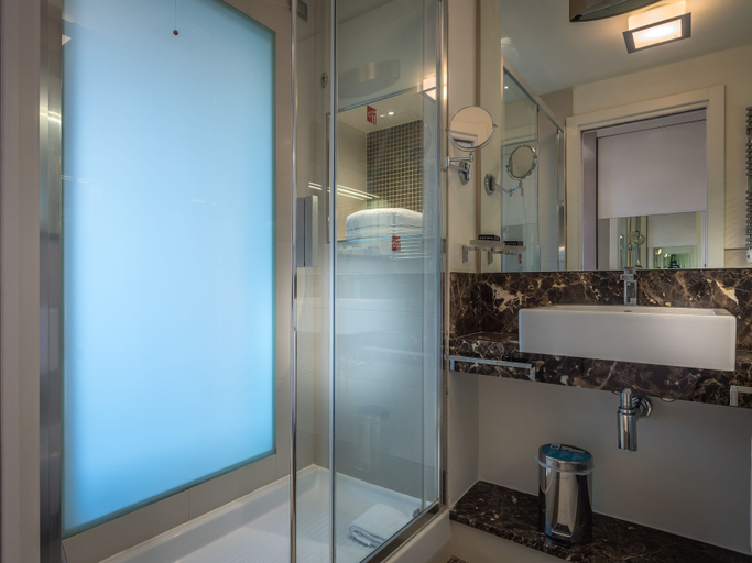 Bathroom 5, Parc Hotel Gritti, Verona