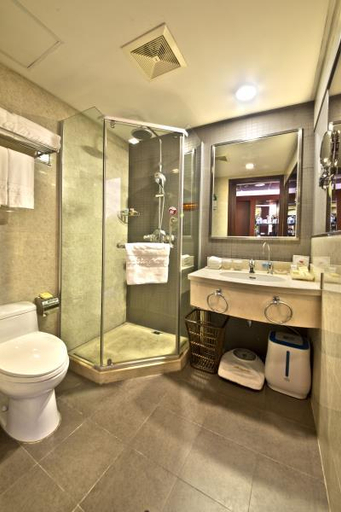 Bathroom 4, Argyle International Airport Hotel Shanghai, Shanghai