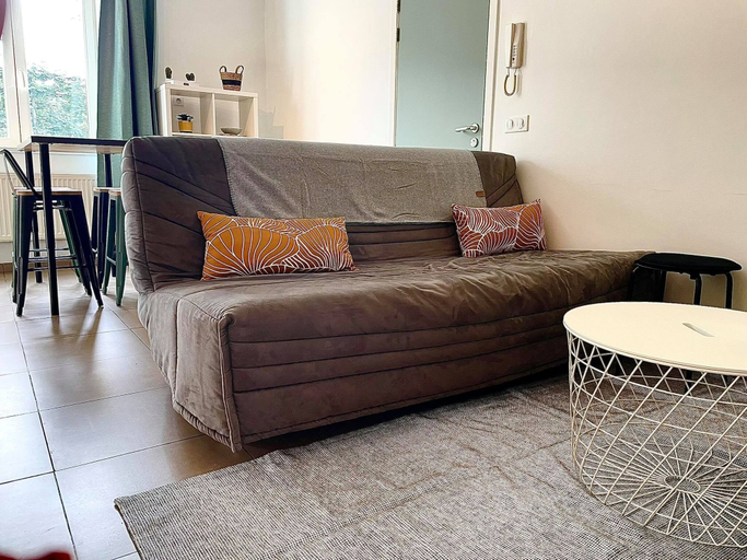 Others 5, L'appartement d'Houyet, Namur