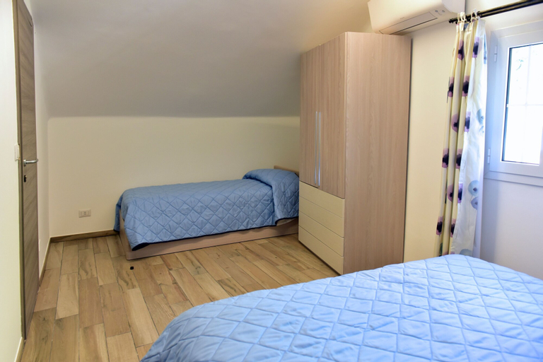 Bedroom 3, Agriturismo Un Mare di Fiori, Imperia