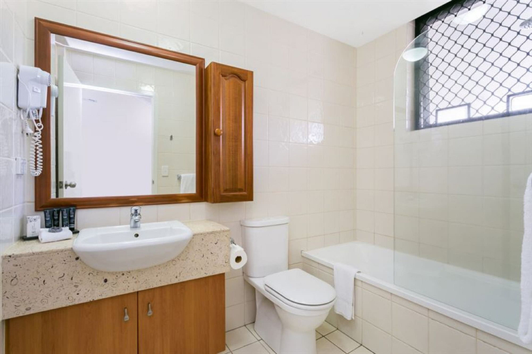 Bathroom 5, Mantra Coolangatta Beach, Gold Coast