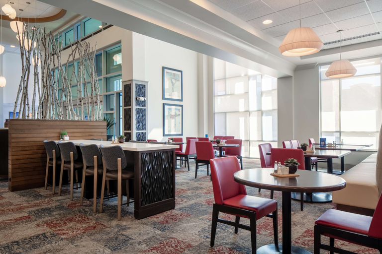 Food & Drinks 5, Hilton Garden Inn Manhattan, Riley